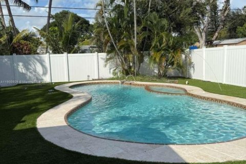 Снять в аренду виллу или дом в Холливуд, Флорида 4 спальни, 148.46м2, № 1951657 - фото 28