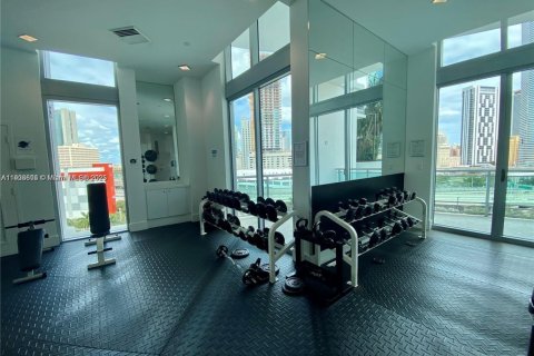 Condo in Miami, Florida, 2 bedrooms  № 1957207 - photo 11