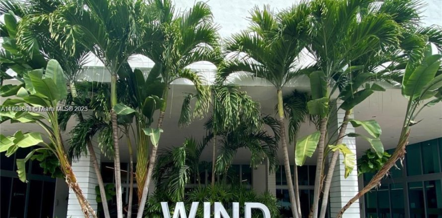 Condo in Miami, Florida, 2 bedrooms № 1957207