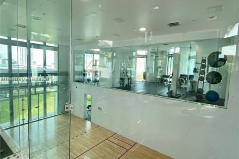 Condo in Miami, Florida, 2 bedrooms  № 1957207 - photo 9