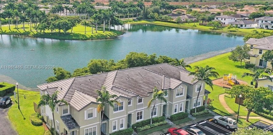 Adosado en Homestead, Florida 3 dormitorios, 123.1 m2 № 2023340