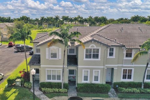 Adosado en alquiler en Homestead, Florida, 3 dormitorios, 123.1 m2 № 2023340 - foto 2