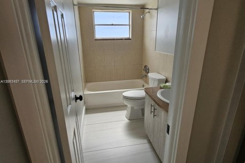 Condo in Miami, Florida, 2 bedrooms № 2075191 - photo 4