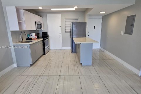 Condo in Miami, Florida, 2 bedrooms № 2075191