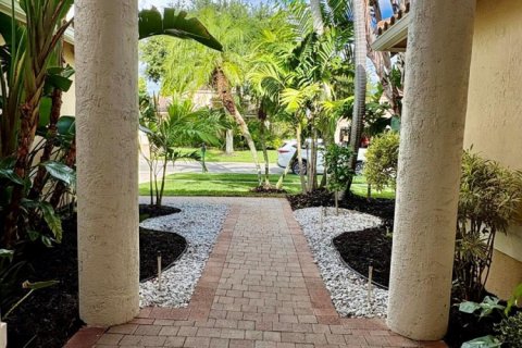 Casa en venta en Boynton Beach, Florida, 3 dormitorios, 233.56 m2 № 2087821 - foto 2