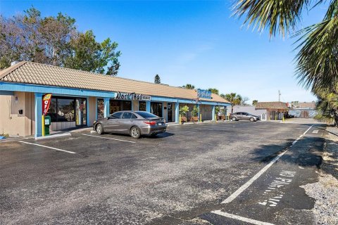 Propiedad comercial en venta en Saint Pete Beach, Florida, 284.28 m2 № 2211772 - foto 3