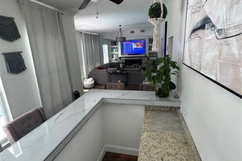Villa ou maison à louer à Tampa, Floride: 4 chambres, 238.67 m2 № 2353233 - photo 16
