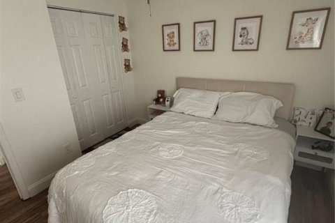 Villa ou maison à louer à Tampa, Floride: 4 chambres, 238.67 m2 № 2353233 - photo 10