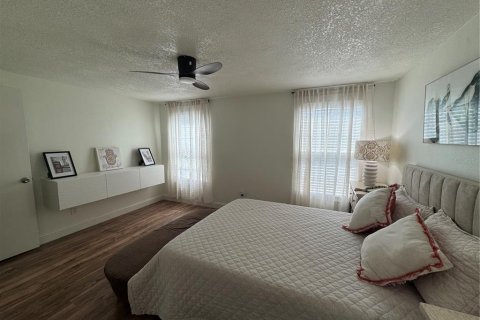 Villa ou maison à louer à Tampa, Floride: 4 chambres, 238.67 m2 № 2353233 - photo 13