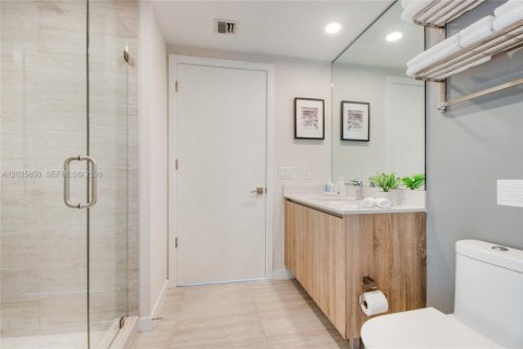 Condominio en venta en Miami, Florida, 1 dormitorio, 73.86 m2 № 2084897 - foto 6