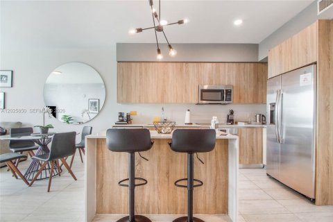 Condominio en venta en Miami, Florida, 1 dormitorio, 73.86 m2 № 2084897 - foto 3