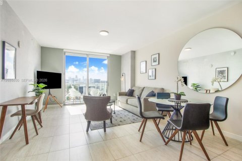 Condominio en venta en Miami, Florida, 1 dormitorio, 73.86 m2 № 2084897 - foto 9