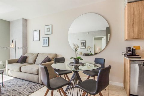 Condominio en venta en Miami, Florida, 1 dormitorio, 73.86 m2 № 2084897 - foto 10