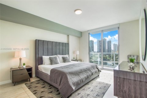 Condominio en venta en Miami, Florida, 1 dormitorio, 73.86 m2 № 2084897 - foto 2