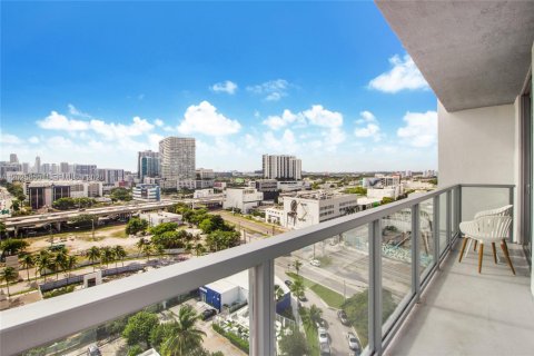 Condominio en venta en Miami, Florida, 1 dormitorio, 73.86 m2 № 2084897 - foto 5