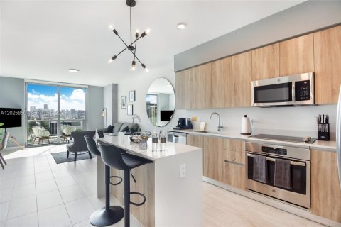 Condominio en Miami, Florida, 1 dormitorio  № 2084897