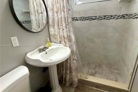 Casa en alquiler en West Palm Beach, Florida, 3 dormitorios, 89.93 m2 № 2011151 - foto 6