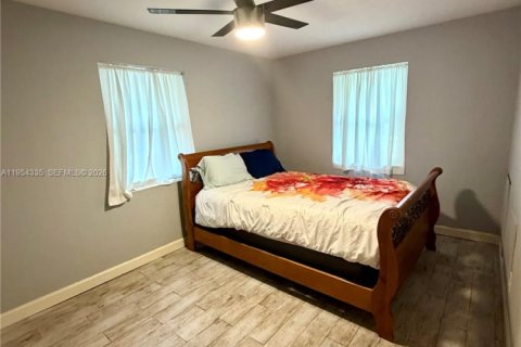 Casa en alquiler en West Palm Beach, Florida, 3 dormitorios, 89.93 m2 № 2011151 - foto 4