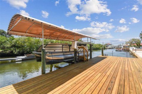 Casa en venta en Hudson, Florida, 2 dormitorios, 176.05 m2 № 1718413 - foto 7