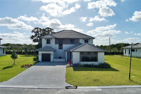 House in Davie, Florida 4 bedrooms, 375.42 sq.m. № 2069575