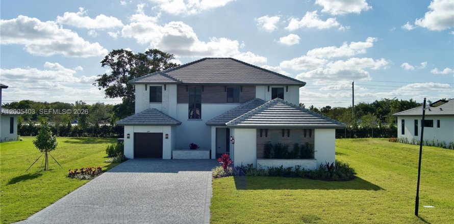 House in Davie, Florida 4 bedrooms, 375.42 sq.m. № 2069575