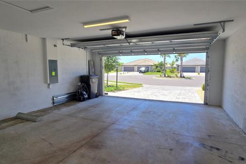 House in Bradenton, Florida 2 bedrooms, 144.65 sq.m. № 2099112 - photo 24