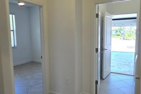 House in Bradenton, Florida 2 bedrooms, 144.65 sq.m. № 2099112 - photo 16