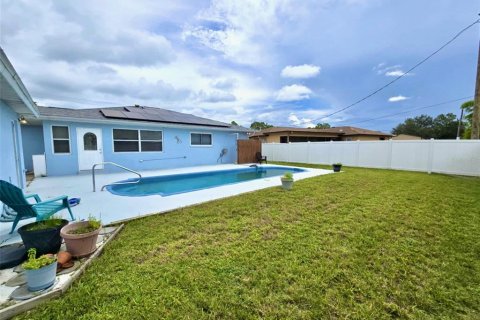 House in Port Charlotte, Florida 2 bedrooms, 137.59 sq.m. № 1817009 - photo 29