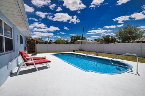 House in Port Charlotte, Florida 2 bedrooms, 137.59 sq.m. № 1817009 - photo 27