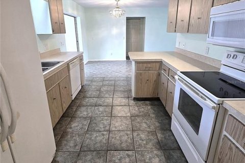 House in Port Charlotte, Florida 2 bedrooms, 137.59 sq.m. № 1817009 - photo 11