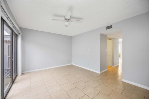 Condominio en alquiler en Sarasota, Florida, 2 dormitorios, 97.73 m2 № 1915088 - foto 10