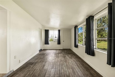 Villa ou maison à vendre à Port Charlotte, Floride: 2 chambres, 92.44 m2 № 1918065 - photo 25