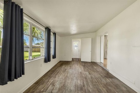 Villa ou maison à vendre à Port Charlotte, Floride: 2 chambres, 92.44 m2 № 1918065 - photo 26