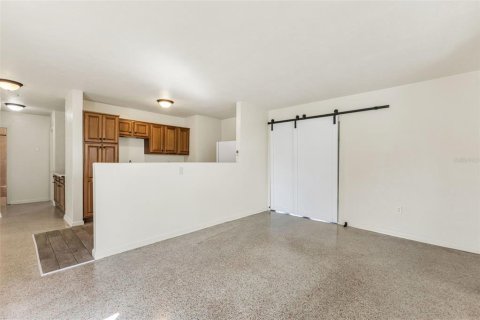 Villa ou maison à vendre à Port Charlotte, Floride: 2 chambres, 92.44 m2 № 1918065 - photo 6