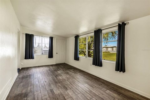 Villa ou maison à vendre à Port Charlotte, Floride: 2 chambres, 92.44 m2 № 1918065 - photo 24