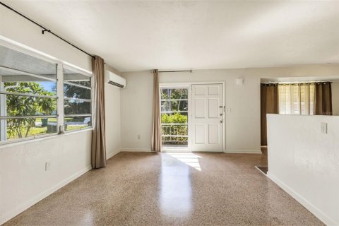 Villa ou maison à vendre à Port Charlotte, Floride: 2 chambres, 92.44 m2 № 1918065 - photo 9