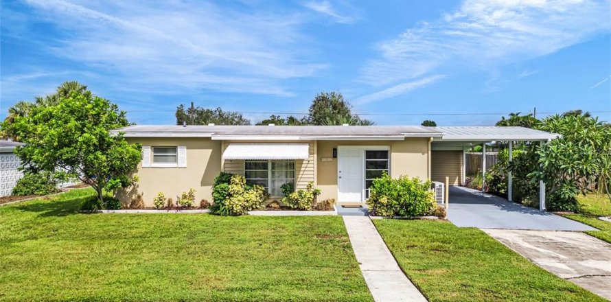Villa ou maison à Port Charlotte, Floride 2 chambres, 92.44 m2 № 1918065