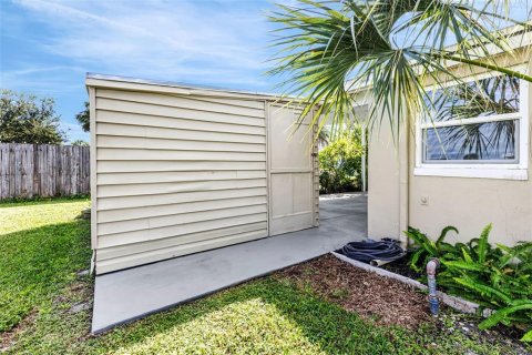 Villa ou maison à vendre à Port Charlotte, Floride: 2 chambres, 92.44 m2 № 1918065 - photo 30