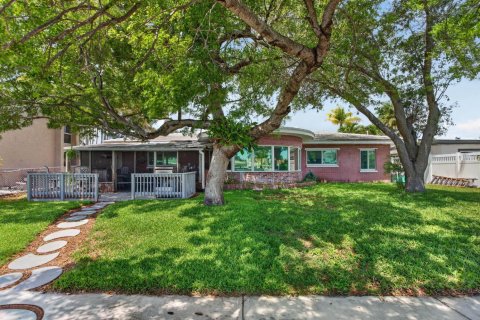 Casa en venta en Pompano Beach, Florida, 2 dormitorios, 158.03 m2 № 2188506 - foto 14