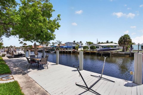 Casa en venta en Pompano Beach, Florida, 2 dormitorios, 158.03 m2 № 2188506 - foto 13