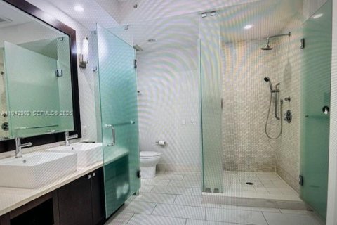 Condo in Doral, Florida, 1 bedroom  № 2059783 - photo 8