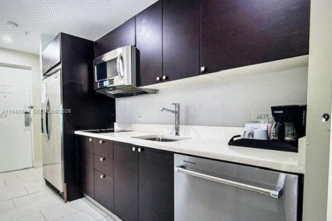 Condo in Doral, Florida, 1 bedroom  № 2059783 - photo 6