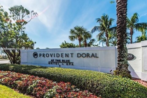 Condo in Doral, Florida, 1 bedroom  № 2059783