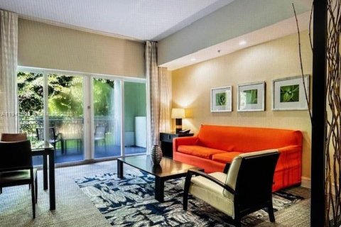 Condo in Doral, Florida, 1 bedroom  № 2059783 - photo 2