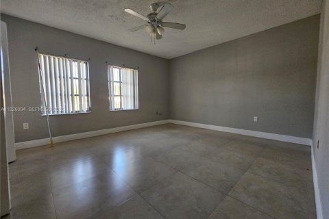 House in Miami, Florida 2 bedrooms, 95.69 sq.m. № 2001559 - photo 19