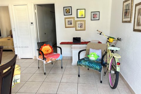 Immobilier commercial à louer à Homestead, Floride: 2 chambres, 177.63 m2 № 1977284 - photo 7