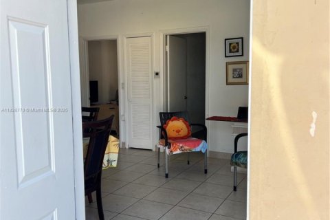 Immobilier commercial à louer à Homestead, Floride: 2 chambres, 177.63 m2 № 1977284 - photo 5