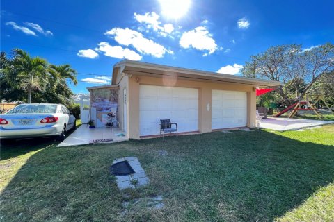 Immobilier commercial à louer à Homestead, Floride: 2 chambres, 177.63 m2 № 1977284 - photo 1