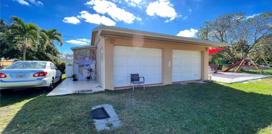 Immobilier commercial à Homestead, Floride 2 chambres, 177.63 m2 № 1977284