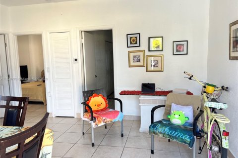 Immobilier commercial à louer à Homestead, Floride: 2 chambres, 177.63 m2 № 1977284 - photo 6